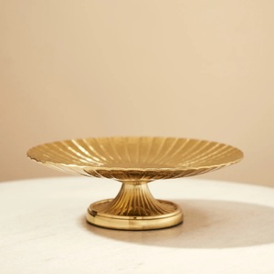 Tamaño personalizado y forma redonda de aluminio de color dorado con soporte de diseño simple Plato de oro y cuenco para servir - Product Image 4