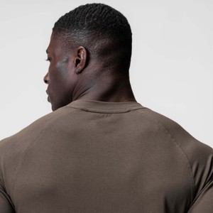 T-shirt de performance innovant pour hommes pour les entraînements, les sports et les activités quotidiennes avec des fonctions d'évacuation de l'humidité - Product Image 3