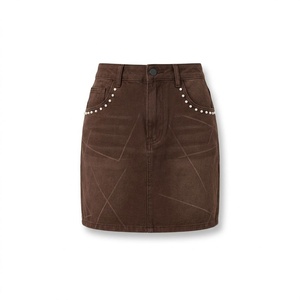Fournisseur de mini-jupes en jean brodées pour femmes, en coton, avec broderie personnalisée, pour les marques américaines. - Product Image 5