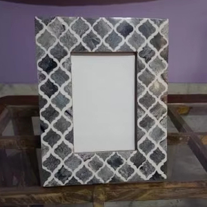 Cadre photo en métal en résine MDF incrusté d'os gris hautement poli Cadre décoratif en gros - Product Image 1