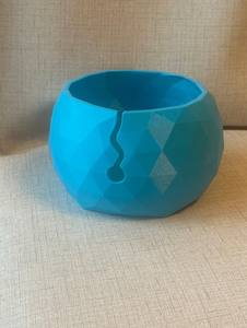 Bol en fil de luxe fait main de qualité en bois massif avec un design merveilleux parfait pour le tricot et le crochet - Product Image 3