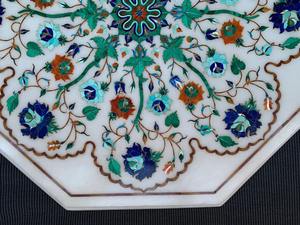 Dessus de table en marbre blanc poli élégant et demandé pour salle à manger ou café et tables centrales disponibles à un prix abordable - Product Image 3