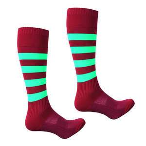 Chaussettes de football confortables Chaussettes de sport en gros durables et unies de haute qualité disponibles dans toutes les tailles pour adultes - Product Image 4