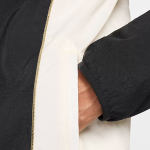 Veste de football OEM en satin vintage pour homme coupe-vent imperméable à col montant personnalisé avec logo brodé et fermeture à glissière pour l'hiver - Product Image 4