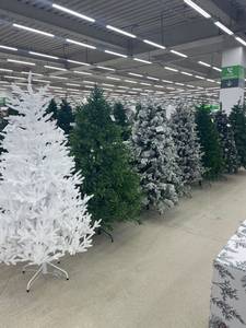 Árbol de Navidad Preiluminado de Grado Comercial, 100% PE, Alta Calidad, 7.5 pies, Alimentado por USB, 3000 Luces LED - Product Image 6