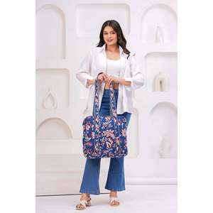 Sac fourre-tout matelassé en coton bleu floral fait main, grand format, tendance, avec broderie lettre ouverte, en toile écologique pour usage quotidien, hiver - Product Image 5