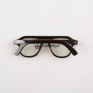 แว่นตาทำจากเขาสัตว์อย่างยั่งยืน กรอบแว่นตาจากวัสดุธรรมชาติ ออกแบบมาสำหรับผู้อ่านหนังสือและมืออาชีพ ผลิตด้วยมือโดย Tradebyd - Product Image 5
