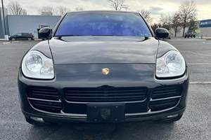 Porsche Cayenne 2005 Usado en Buen Estado, Sin Accidentes, Volante a la Izquierda/Derecha - Product Image 2