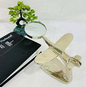 "SkyWings Loupe Avion Showpiece-Décor d'aviation élégant avec loupe intégrée pour les amateurs de détails" - Product Image 1