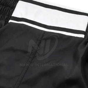 Nouveaux shorts de Muay Thai pour hommes sous marque privée OEM Service Vente en gros Shorts de Muay Thai pour hommes personnalisés - Product Image 6