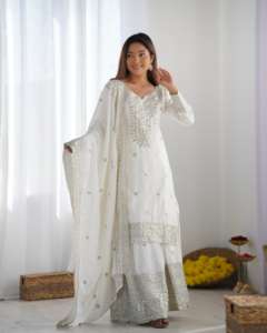 Tenue à la mode pour femmes Designer Georgette Broderie Travail Pakistanais Sharara Costumes pour les fêtes d'été - Product Image 6