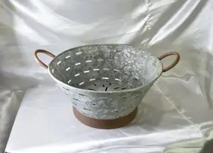 Cubo de oliva grande y mediano galvanizado de metal de hierro plateado con asa - Product Image 3