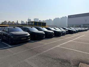 Auto Usado 2024 2023 Li Auto L7 SUV Híbrido Eléctrico Chino Asientos de Cuero Caja de Cambios Automática Motor Turbo Neumáticos R19 Volante a la Izquierda - Product Image 4