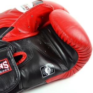 Gants de boxe Muay Thai en cuir Twins BGVL6 Noir Rouge Gants de boxe d'entraînement Rembourrage au dos des gants Pouce verrouillé - Product Image 3