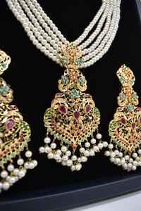 Vente en gros de trois pièces de bijoux de mode artificiels en acier inoxydable pour femmes de qualité supérieure ensembles de bijoux de mariage les plus vendus à des prix abordables - Product Image 4