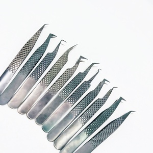 Pinzas de pestañas de acero inoxidable totalmente negras al por mayor, herramienta de extensión de pestañas sostenible con punta de fibra de sujeción fuerte y logotipo personalizado - Product Image 1