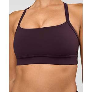 Soutien-gorge de sport rembourré Momentum - Soutien-gorge d'entraînement Activewear couleur prune de minuit - Product Image 4