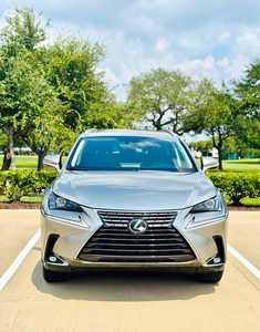 Lexu-s NX300 Sport Utility d'occasion propre, année 2020 - Product Image 2