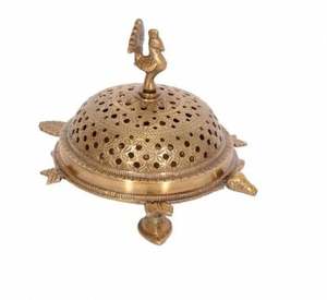 เตาเผาเครื่องหอมรูปนกยูงทองเหลืองบนฐานเต่าสามขา ราคาขายส่งจากผู้จำหน่ายเตาเผาเครื่องหอม - Product Image 1