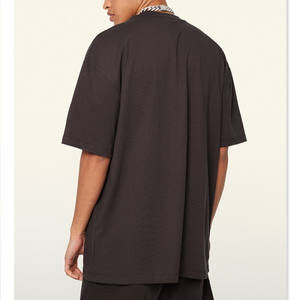 Venta al por mayor 100% algodón impreso Oversized Cross Body Trendy Casual Loose Fit hombres camiseta - Product Image 4