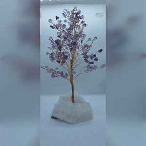 Arbre de pierres précieuses en cristal d'améthyste de style Feng Shui fabriqué à la main avec fil de cuivre de guérison décorative sur une base d'améthyste naturelle - Product Image 6