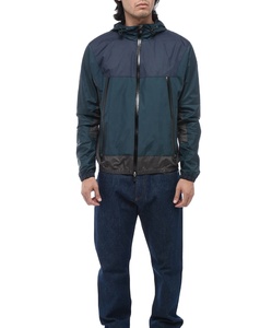 Chaqueta cortavientos de nailon ligera de tendencia superior Forro de malla personalizado Estilo de calle informal Transpirable al aire libre Cremallera de talla grande - Product Image 4