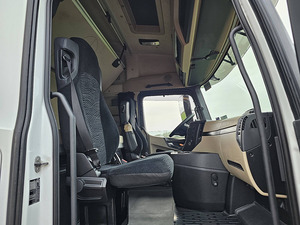 Camión Tractor Mercedes-Benz Actros 1848 LS 2023 Usado en Buen Estado - Product Image 6