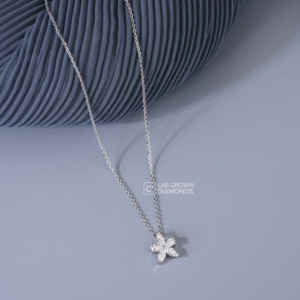 Pendentif floral en or 14 carats avec diamant de laboratoire taille marquise, vente en gros, conception OEM ODM, fabricant de bijoux sur mesure - Product Image 1