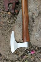 Hache Viking en acier au carbone personnalisée faite à la main avec manche en bois Hache barbu Survie en plein air Tête de hache en acier damas à haute teneur en carbone