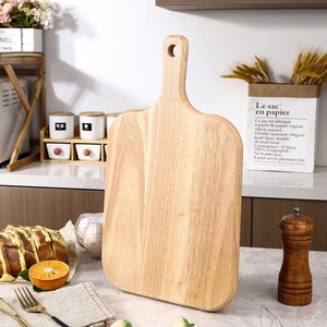 Planche à découper et plateau de service en bois naturel écologique avec poignée intégrée et trou de suspension, épaisseur 1,5 cm, compatible lave-vaisselle - Product Image 4