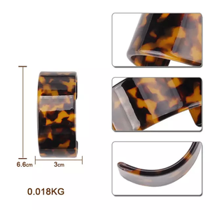 Brazaletes de resina hechos a mano para niñas y mujeres, producto de diseño, Joyería Moderna - Product Image 6