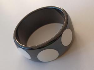 Bracelets en résine violette et rouge Style citrouille en différentes couleurs Bracelets et bracelets en résine colorée - Product Image 4