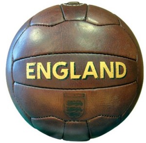 Ballon de football en cuir de qualité supérieure pour des performances et une durabilité ultimes - Product Image 2