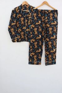 Conjunto de pijamas con estampado de tigre Traje de noche de tela tejida de algodón puro-Regalo de algodón indio suave para ella - Product Image 5