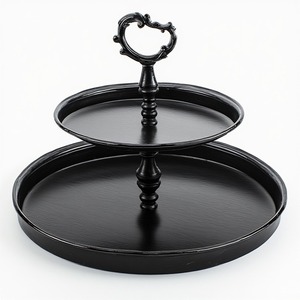 Présentoir à gâteau en métal finition laiton antique avec design artisanal détaillé, parfait pour les mariages, les banquets et les célébrations élégantes - Product Image 1
