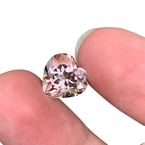 Morganite de laboratoire en forme de cœur Nano AAA Gemme simulée Morganite à facettes en gros Pierres libres de qualité supérieure - Product Image 1