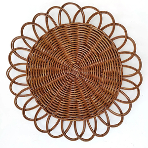 Napperon en rotin en forme de fleur élégant Tapis de table en rotin tissé en osier de Bohème pour la cuisine, le restaurant et la décoration - Product Image 5