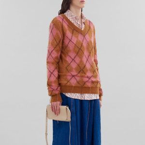 เสื้อสเวตเตอร์ระบายอากาศถักทรงสลิมฟิตสำหรับผู้หญิงโลโก้ด้านหน้าเสื้อผ้าลำลองดีไซน์ใหม่สำหรับฤดูหนาว - Product Image 5