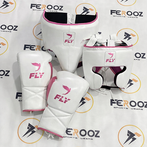 Set de Boxeo Personalizado de Cuero Vacuno Genuino de Primera Calidad, Blanco y Rojo, con Protección para Cabeza y Entrepierna, Guantes con Cordones - Product Image 3