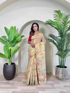 Sarees en soie de soie de créateur avec broderie luxueuse Fourniture en vrac pour détaillants revendeurs pour vêtements de fête en été ou en hiver - Product Image 4