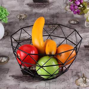 Panier à fruits en métal soigneusement conçu pour la décoration de table, avec une forme élégante, une surface polie et des performances durables - Product Image 4