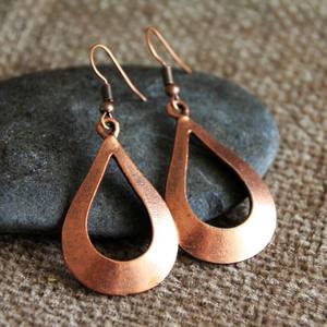 ต่างหูห่วงทองแดงทุบคลาสสิกของผู้หญิงทำด้วยมือมีหลายรูปแบบรูปร่างที่แตกต่างกันสไตล์แฟชั่นที่ไม่ซ้ำกัน - Product Image 6