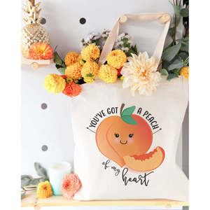 Sac fourre-tout en toile de coton « You've Got a Peach of My Heart » avec fermeture ouverte - Product Image 3