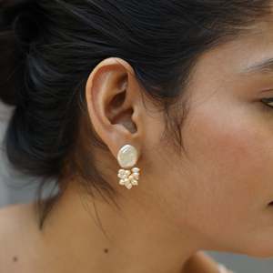 Boucles d'oreilles en perles de diamant pour femmes - Bijoux classiques pour fêtes chrétiennes - Product Image 3