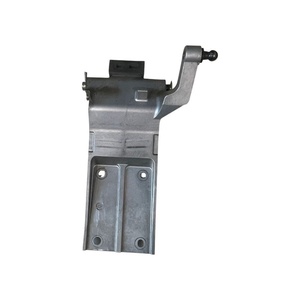 Charnière de siège en cuir et plastique d'origine Yamaha XMAX 300 2017 B74F47690000, état d'occasion - Product Image 1