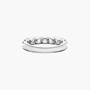 แหวนเพชรทรงโค้งมนเก้าเม็ด - Product Image 5