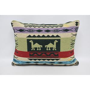 Almohada de lana geométrica Cojín verde de 20x28 pulgadas con patrón vintage tradicional Técnica tejida impermeable para sala de estar - Product Image 1