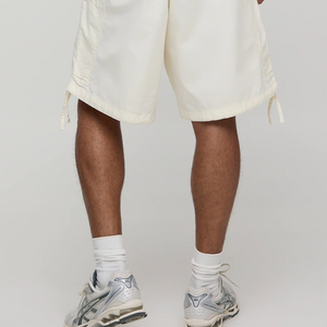 Shorts pour hommes en coton mélangé, durables, couleur unie, taille élastique ajustable, shorts cargo en coton pour hommes / couleur unie décontractée - Product Image 5