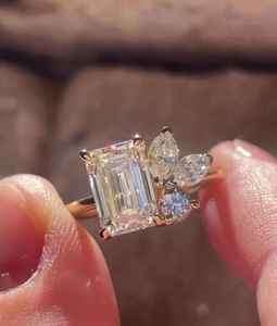 Anillo de Oro Amarillo de 14K con Esmeralda de 1.51CT, Corte Marquesa, Pera y Redondo, Anillo de Compromiso, Aniversario, Boda, Regalo para Pareja - Product Image 5