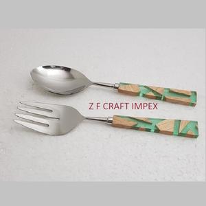 Juego de cucharas de servidor de ensalada de acero inoxidable America Trending con mango de resina con incrustaciones de latón Cuchara de servir de metal Herramientas DE SERVICIO DE MOQ bajo - Product Image 4